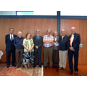 El Rector con los 7 profesores eméritos